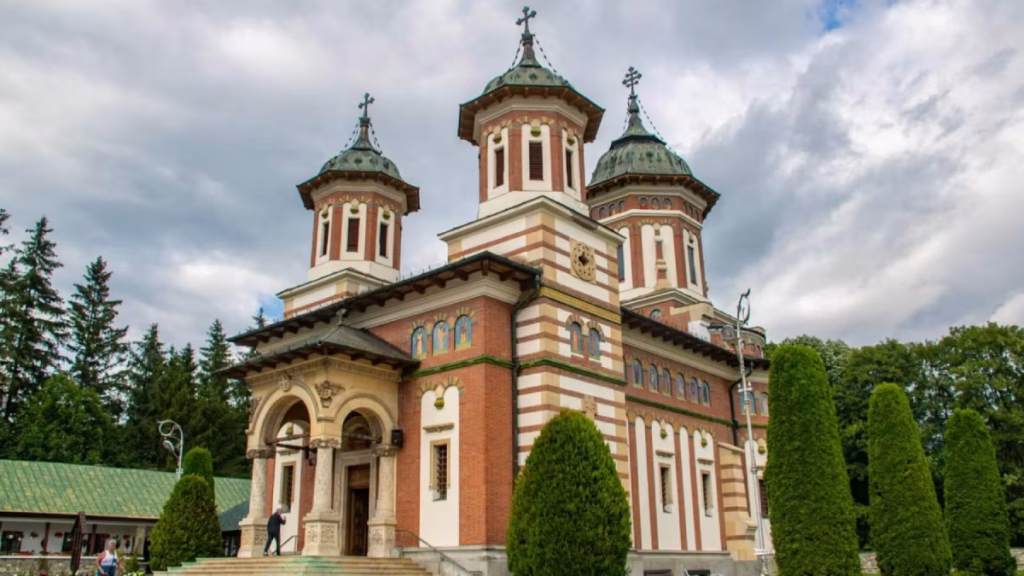 Brasov to Bran Castle, Peles, Rasnov and Sinaia tour